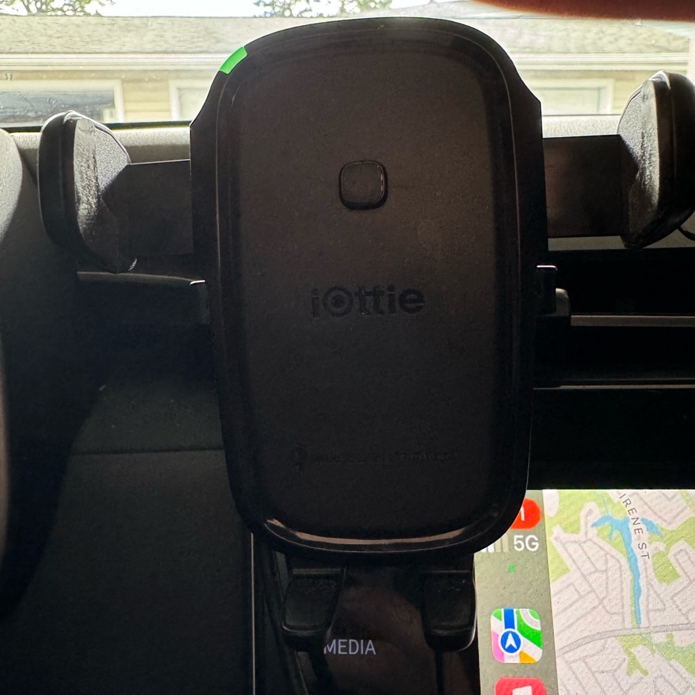 Iottie qi2 wireless air vent charger